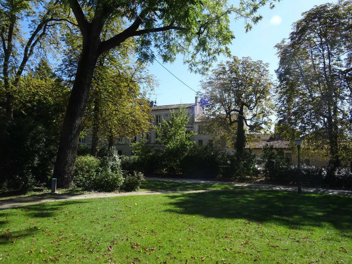 Face Au Jardin Bed & Breakfast Cognac Exterior photo